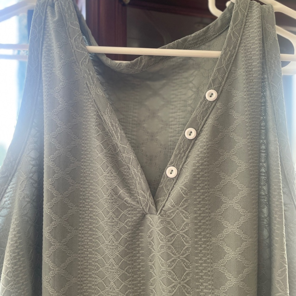 Elegant Olive and Purple Sleeveless Tops XL